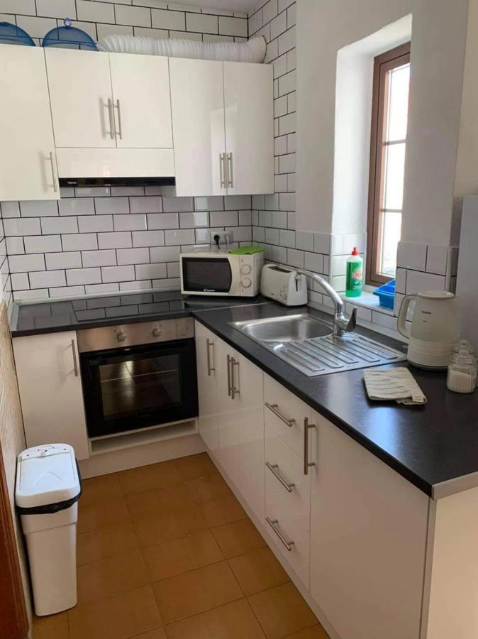 קלטה דה פוסטה Lovely Newly Refurbished 1 Bedroom Flat Minutes From Sandy Beach,Private Terrace מראה חיצוני תמונה